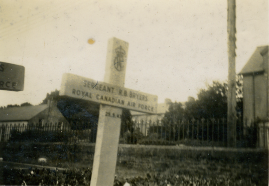 Sgt RB Bryers 1943, grave